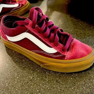 VANS Unisex Marroon Shoes, size 5 Men’s/6.5 Women’s